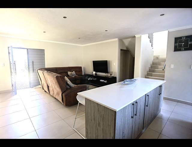 3 BEDROOM FREESTANDING FOR SALE IN CELTISDAL